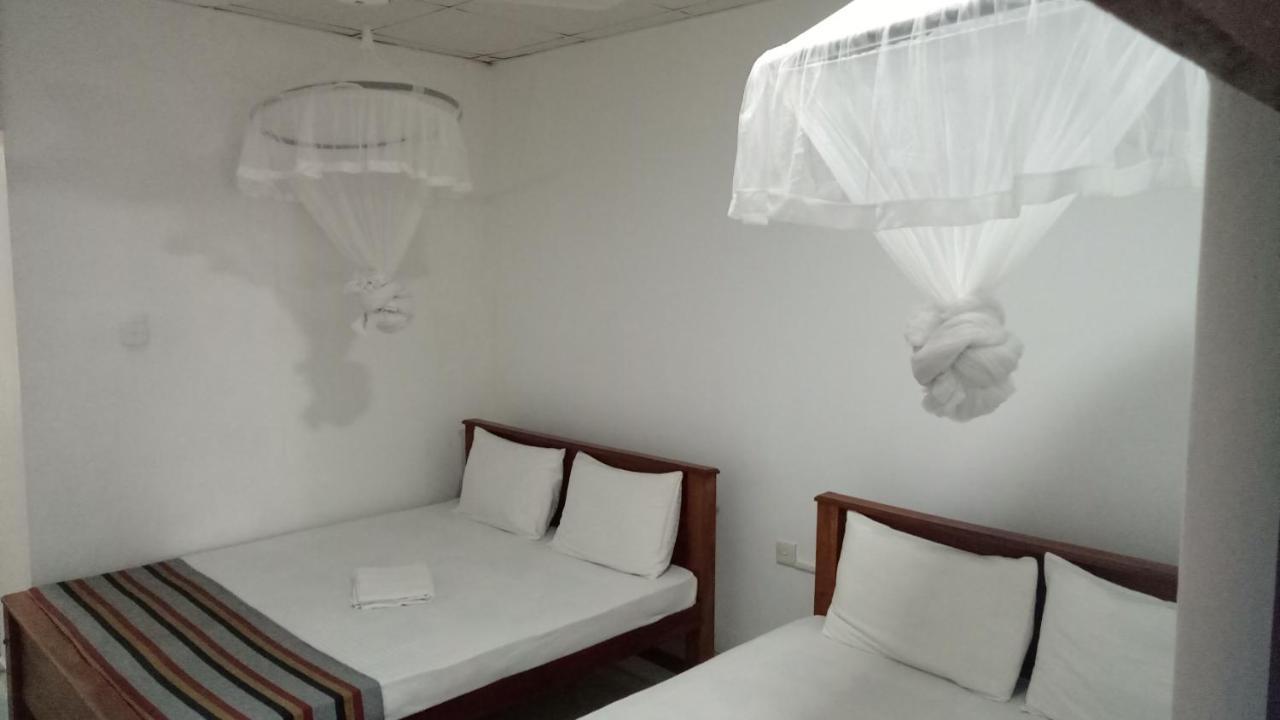 Umaya Holiday Home アヌラーダプラ エクステリア 写真