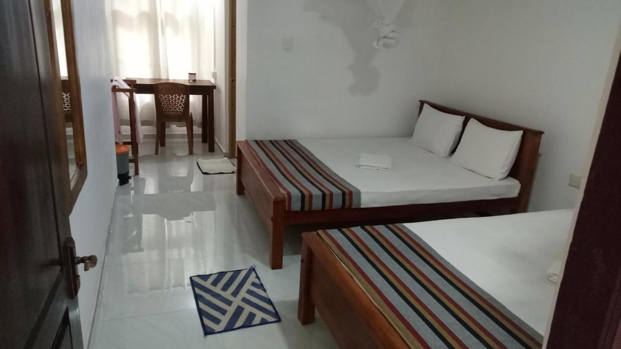 Umaya Holiday Home アヌラーダプラ エクステリア 写真